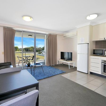 The Point Resort Bargara Bagian luar foto
